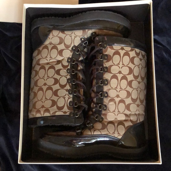 Coach Signature Winter Boots - Picture 1 of 5